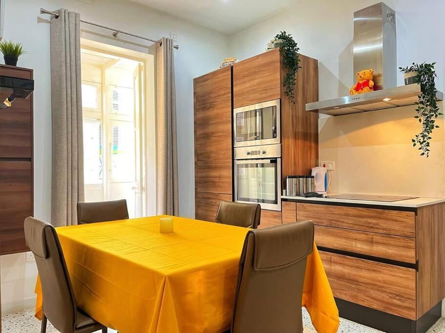 Heart Of Valletta - Apartment Екстер'єр фото